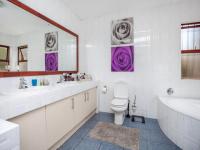 Main Bathroom of property in Beverley