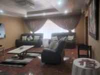 Lounges - 37 square meters of property in Ninapark