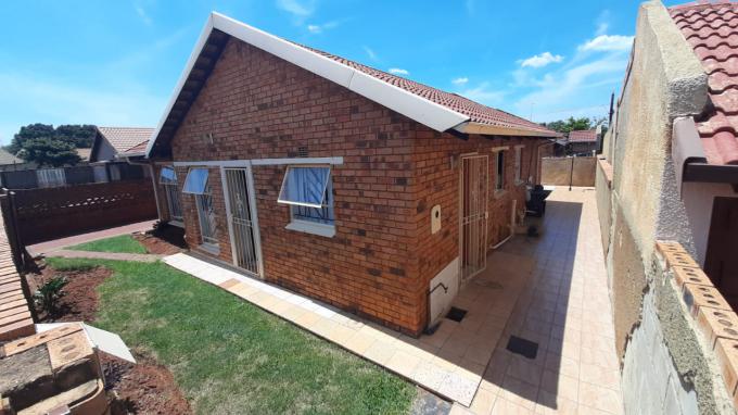 3 Bedroom House for Sale For Sale in Dobsonville - MR438284