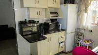 Kitchen - 22 square meters of property in Brackenham