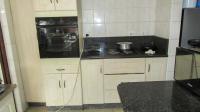 Kitchen - 22 square meters of property in Brackenham