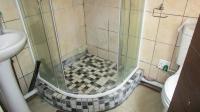 Bathroom 1 - 4 square meters of property in Brackenham