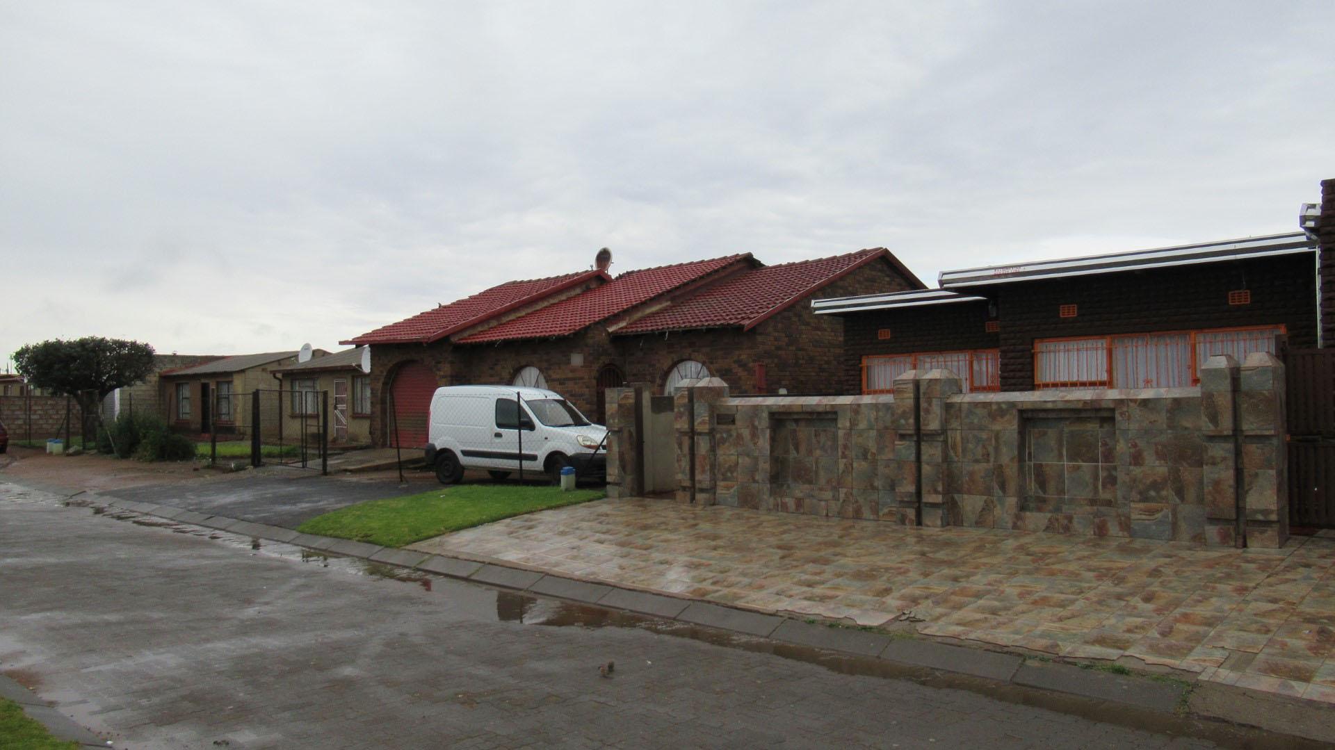 Front View of property in Tsakane