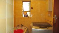 Bathroom 1 - 4 square meters of property in Muckleneuk