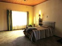 Main Bedroom of property in Deneysville