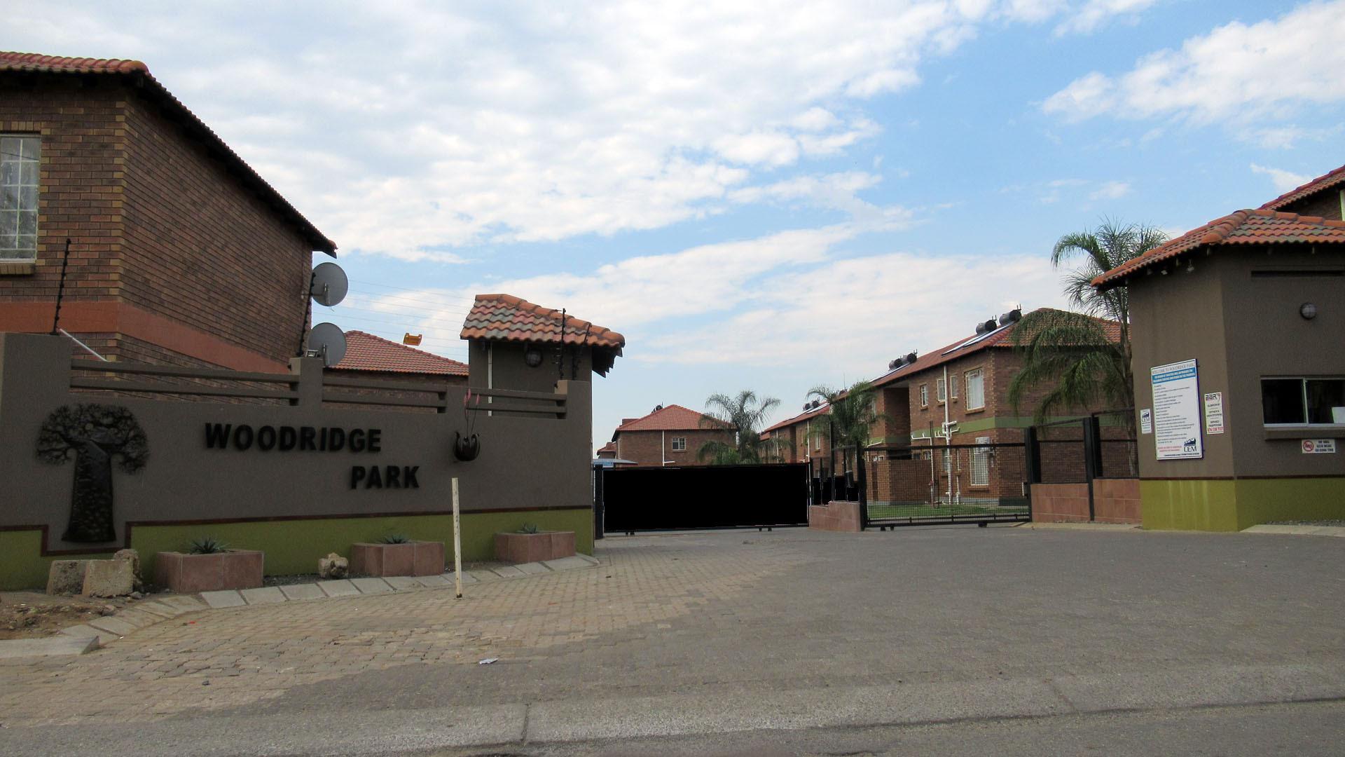 Front View of property in Waterval East