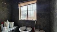 Bathroom 1 - 5 square meters of property in Pomona