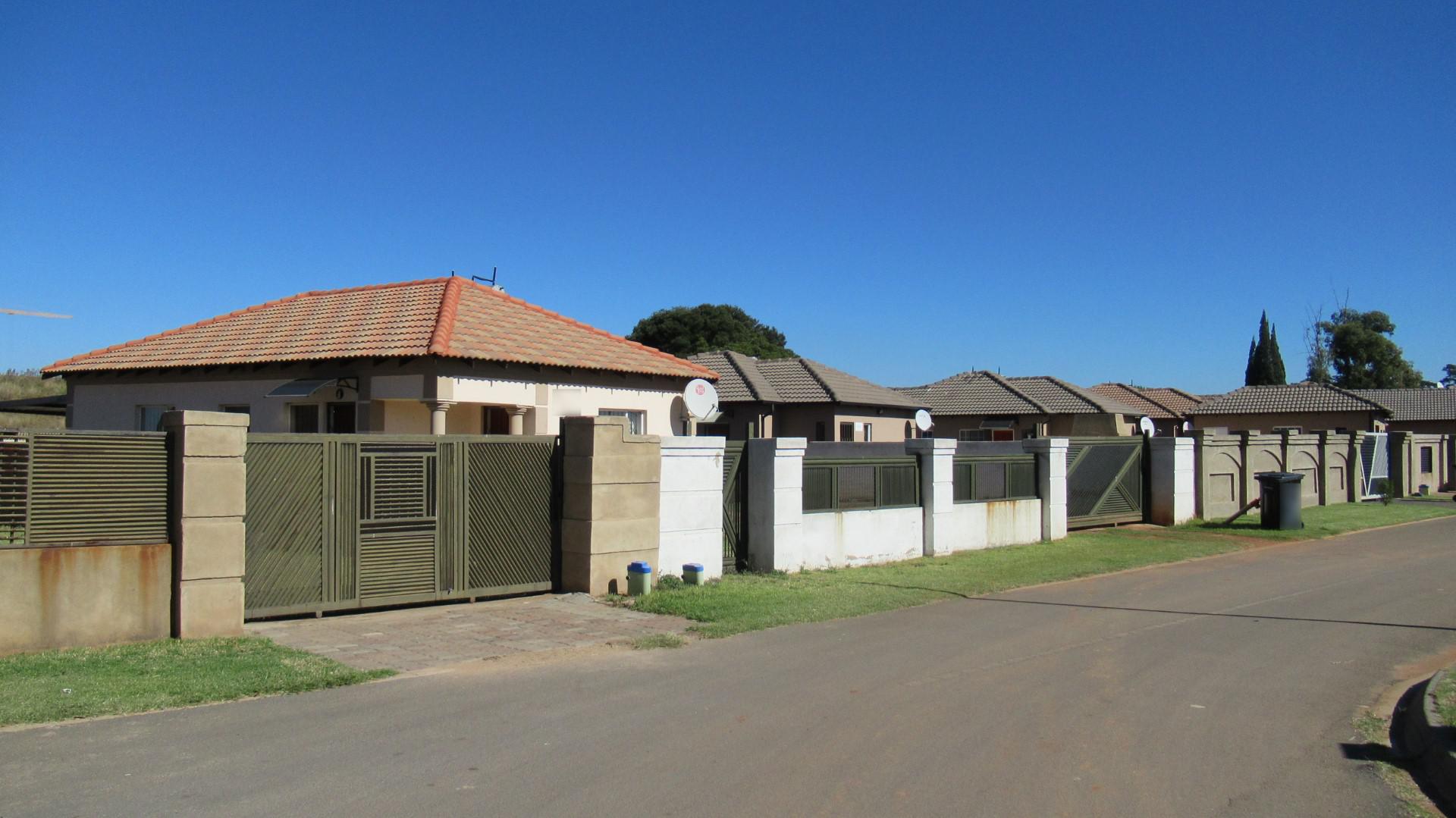 Front View of property in Crystal Park