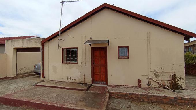 Standard Bank SIE Sale In Execution 2 Bedroom House for Sale in Lotus Gardens - MR449383