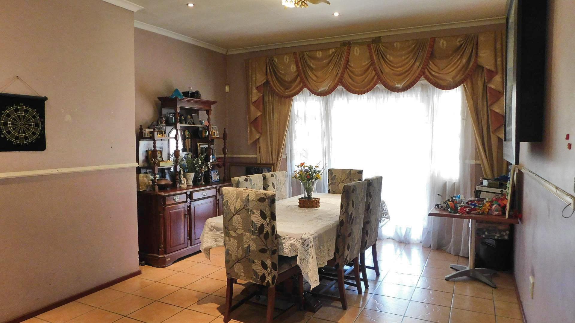 Dining Room - 22 square meters of property in Mount Edgecombe 