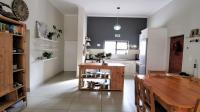 Kitchen - 9 square meters of property in Buh Rein