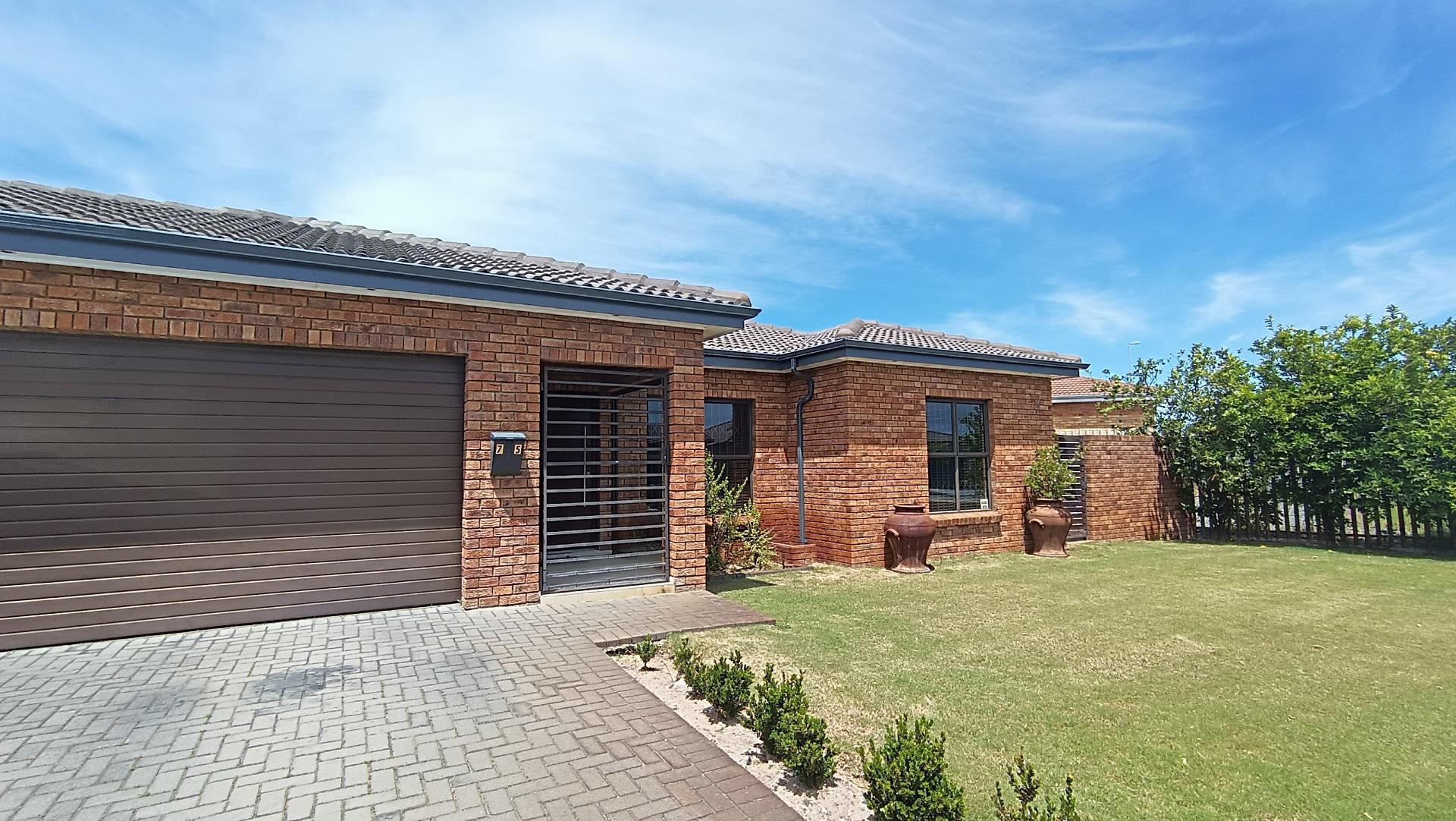 Front View of property in Burgundy Estate