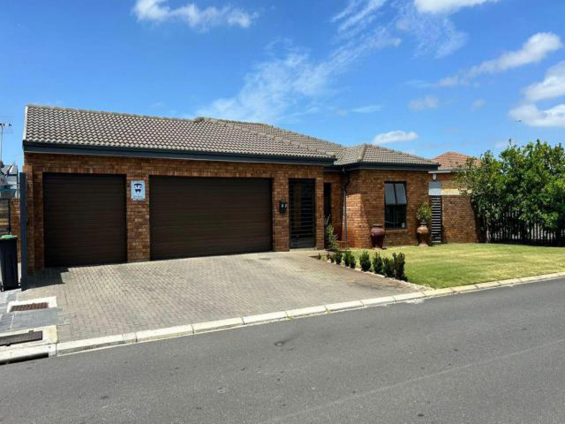 Front View of property in Burgundy Estate