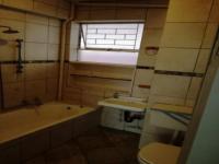 Bathroom 1 - 6 square meters of property in Vanderbijlpark