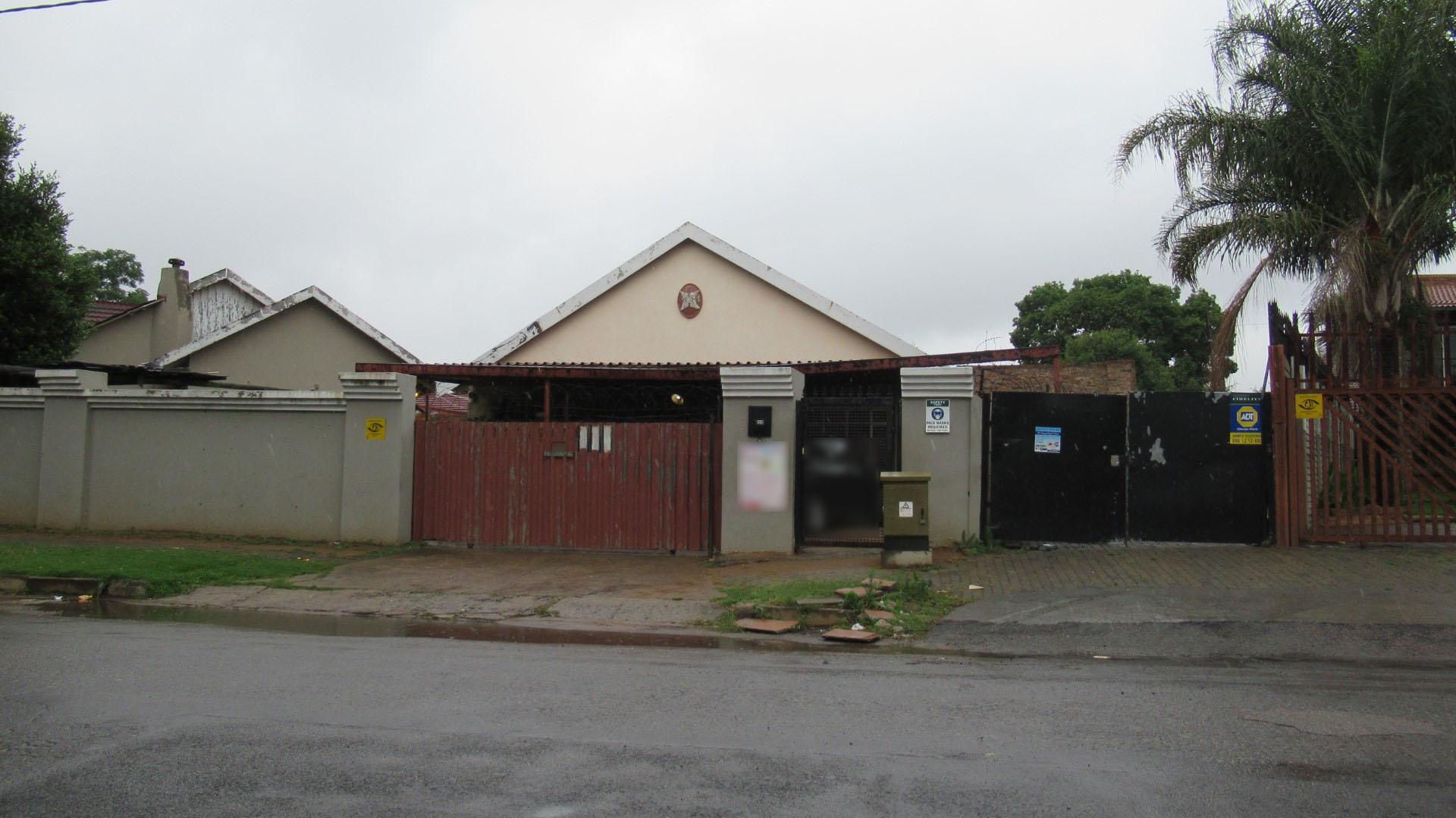 Front View of property in Kempton Park