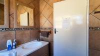 Bathroom 2 - 5 square meters of property in Kempton Park