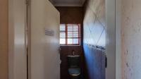 Bathroom 3+ - 8 square meters of property in Kempton Park