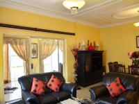 Lounges - 18 square meters of property in Orange Grove