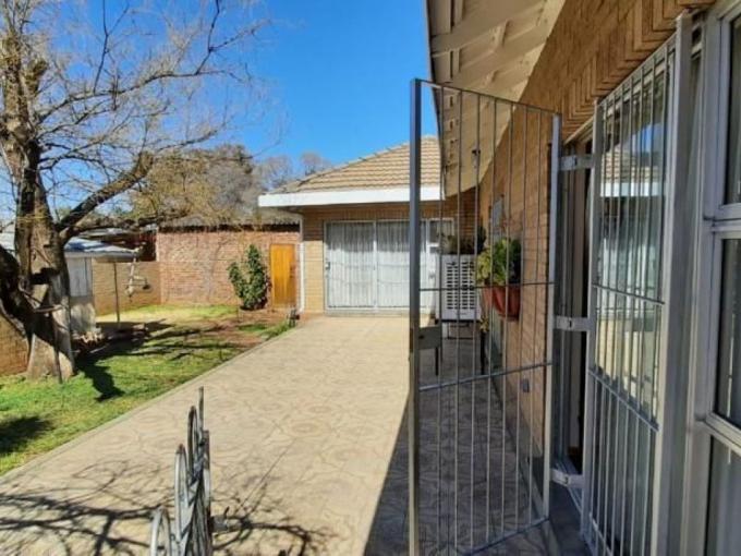 4 Bedroom House for Sale For Sale in Vryburg - MR456277