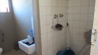 Main Bathroom - 5 square meters of property in Finsbury