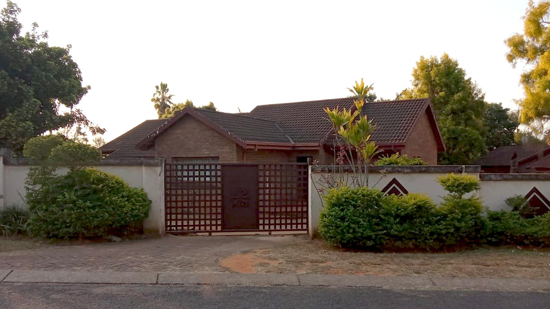 Front View of property in Kingsview