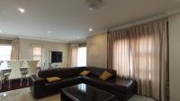 Lounges - 20 square meters of property in Rua Vista