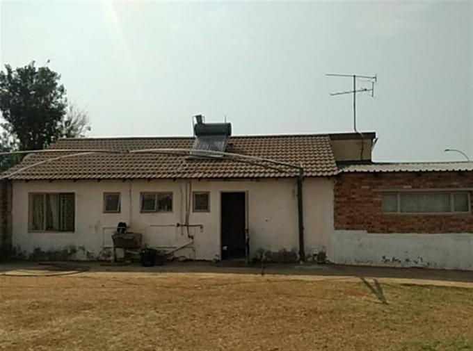 Standard Bank SIE Sale In Execution 2 Bedroom House for Sale in Lenasia South - MR459409