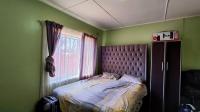 Bed Room 1 - 14 square meters of property in Sasolburg