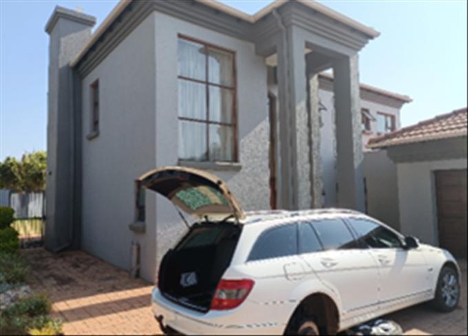 Standard Bank SIE Sale In Execution House for Sale in Willow Acres Estate - MR461472