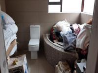 Main Bathroom of property in Whitney Gardens