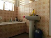 Bathroom 2 of property in Bloemfontein