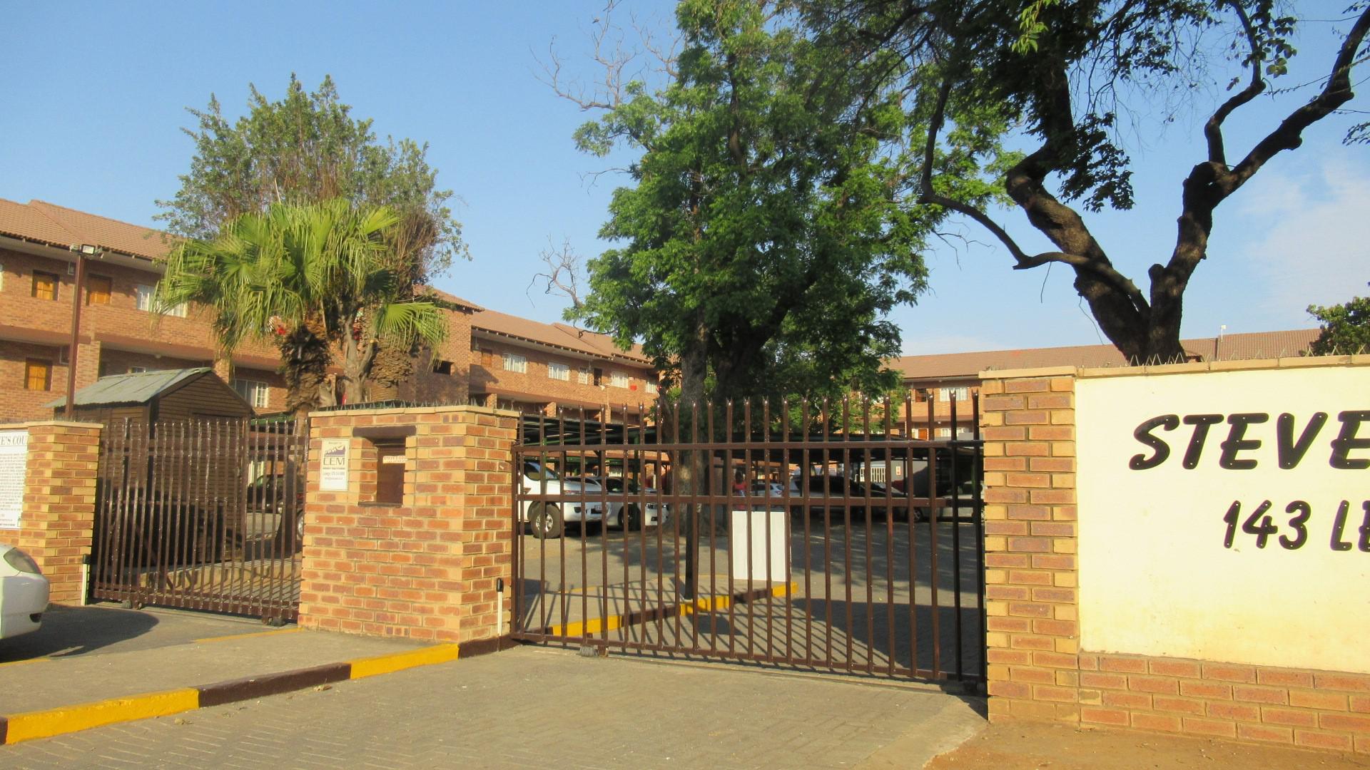 Front View of property in Rustenburg