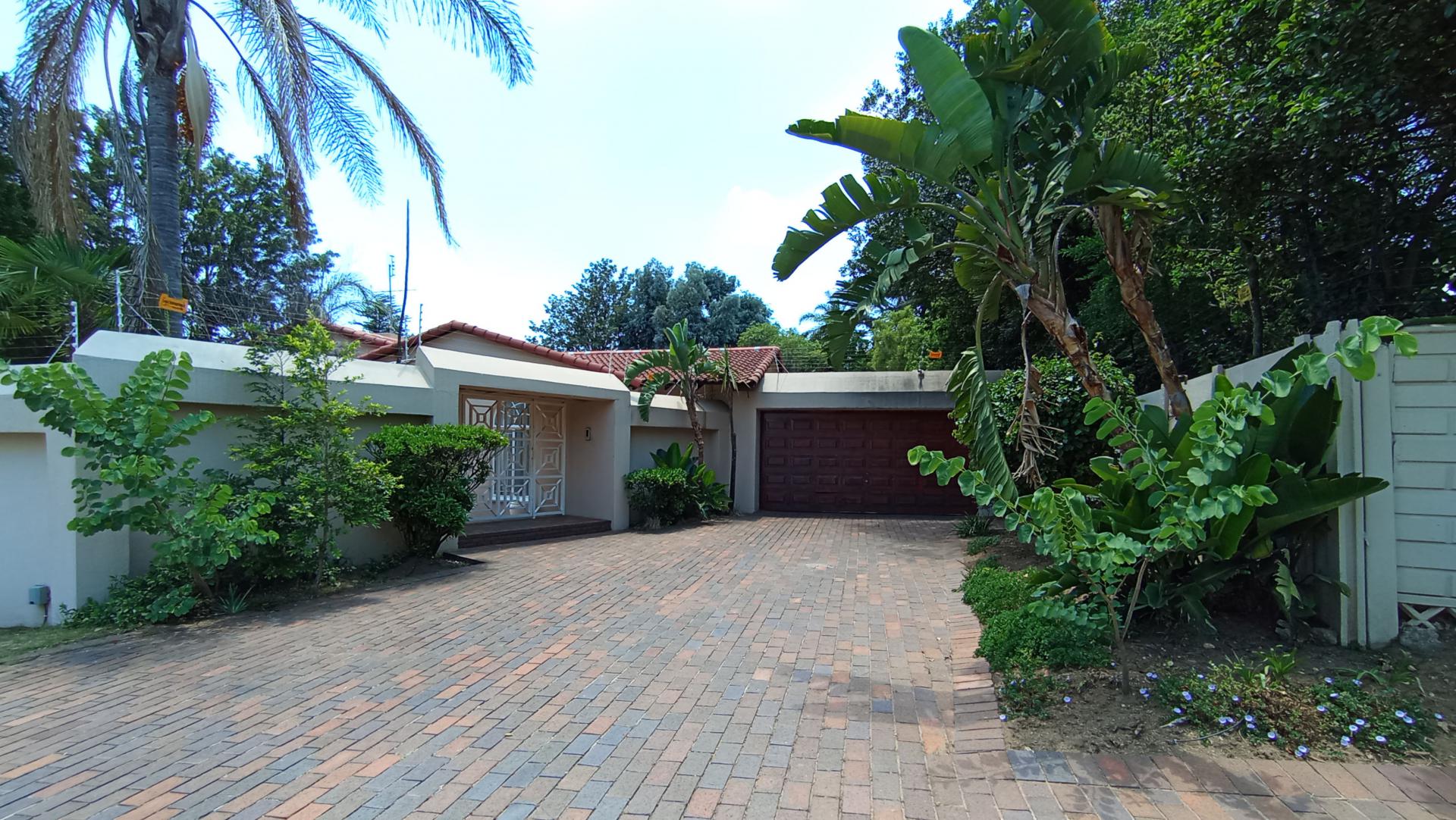 Front View of property in Gallo Manor