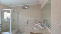 Bathroom 1 - 13 square meters of property in Gallo Manor