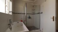 Bathroom 2 - 9 square meters of property in Gallo Manor