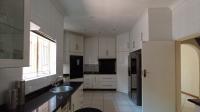 Kitchen - 33 square meters of property in Gallo Manor