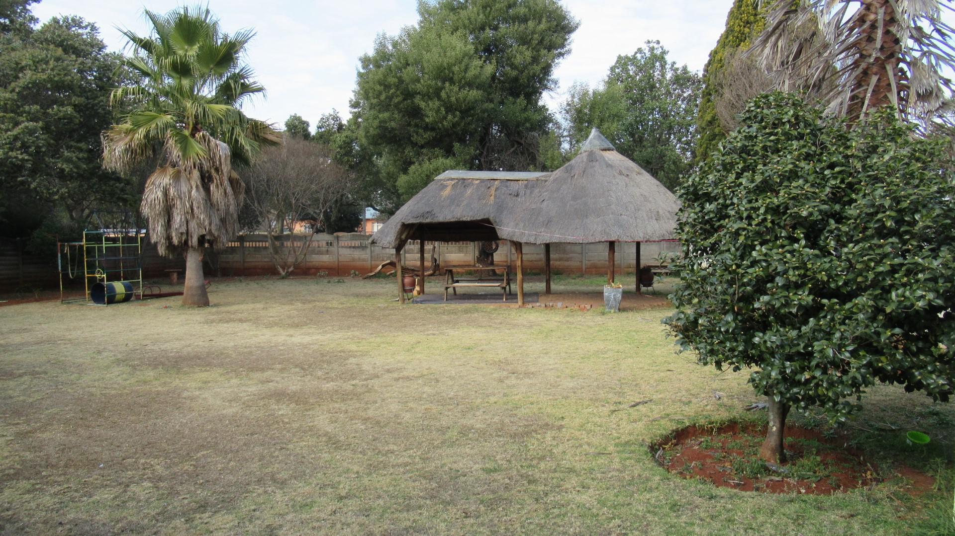 3 Bedroom House for Sale For Sale in Daggafontein - Home Sel