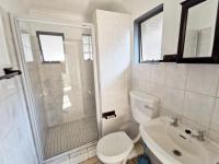 Bathroom 3+ of property in Dalpark