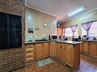 Kitchen - 28 square meters of property in Sunward park