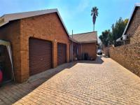 Front View of property in Sunward park