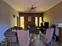 Lounges - 22 square meters of property in Sunward park