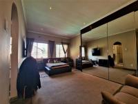 Main Bedroom - 42 square meters of property in Sunward park