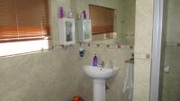 Bathroom 1 - 12 square meters of property in Sunward park