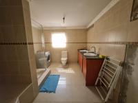 Main Bathroom - 16 square meters of property in Dobsonville