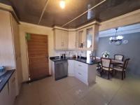 Kitchen - 13 square meters of property in Dobsonville