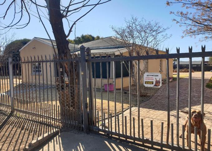 FNB SIE Sale In Execution 3 Bedroom House for Sale in Bultfontein - MR466254