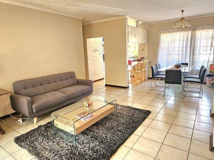 3 Bedroom Duet to Rent in Newlands - Property to rent - MR466782