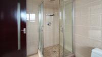 Main Bathroom - 7 square meters of property in Maroeladal