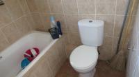 Bathroom 1 - 5 square meters of property in Parkhaven