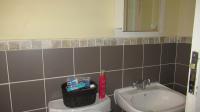 Bathroom 1 - 4 square meters of property in Buccleuch